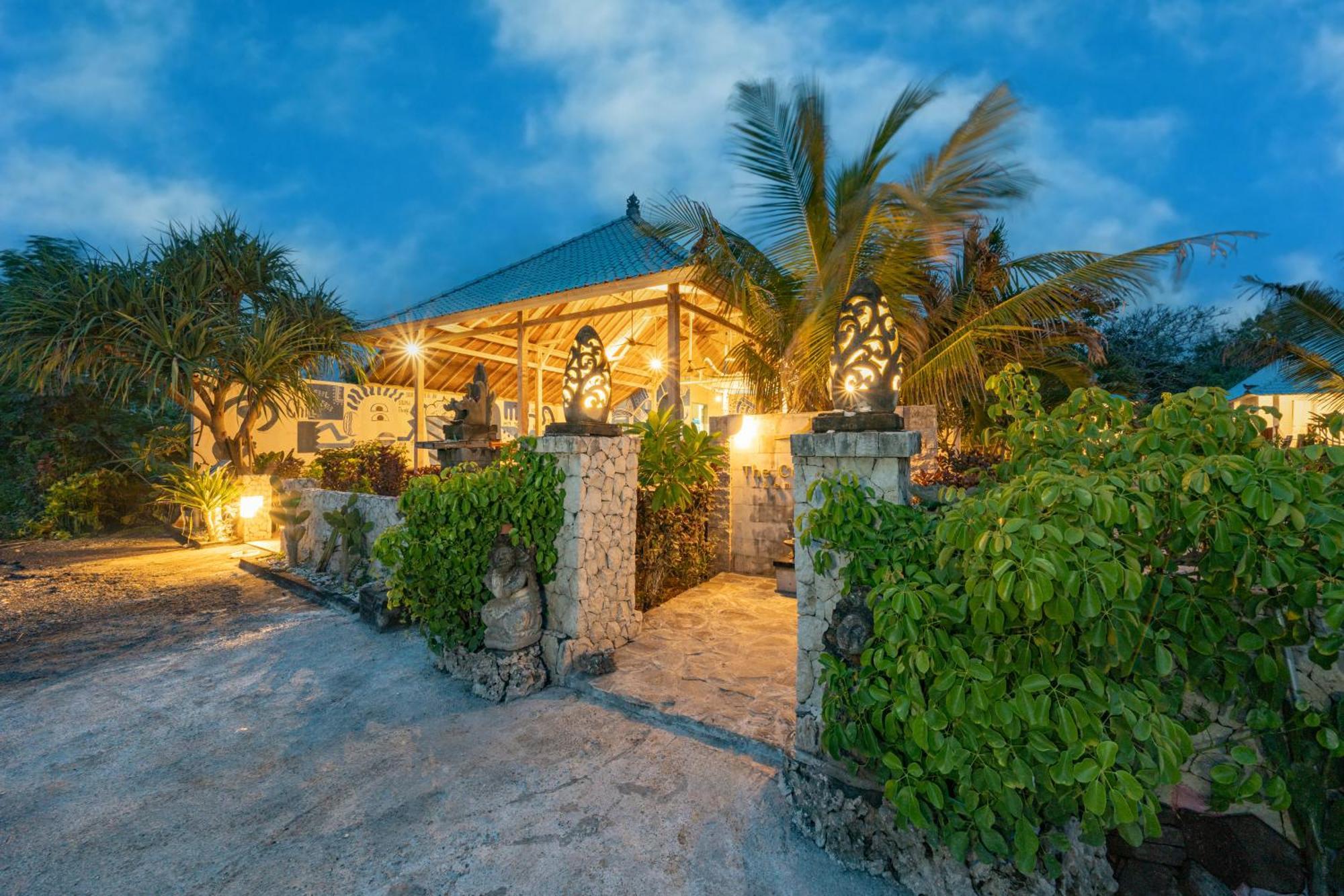 The Cubang Hut'S Lembongan Hotell Exteriör bild